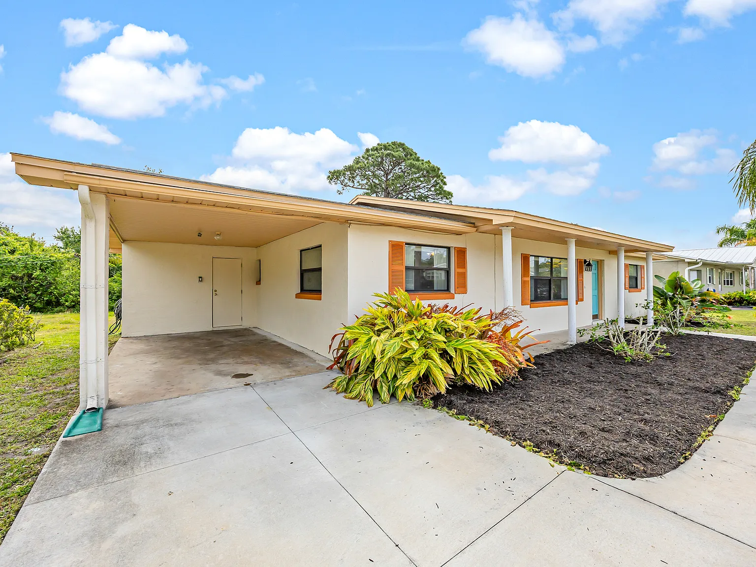 3 bed, 1602 sqft, $2,100 — Photo 3