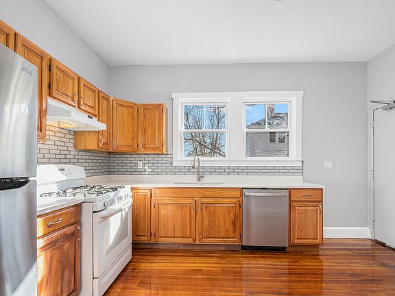 2nd image of 200 Lexington Ave APT 2