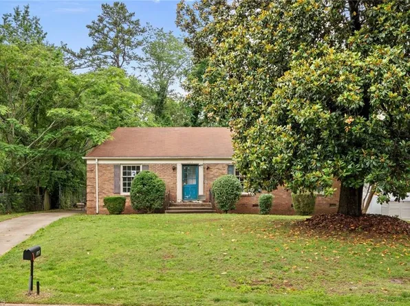 105 Flintfield Dr, Winston Salem, NC 27103