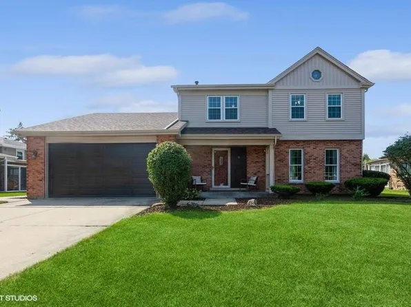 20W457 Westminster Dr, Downers Grove, IL 60516