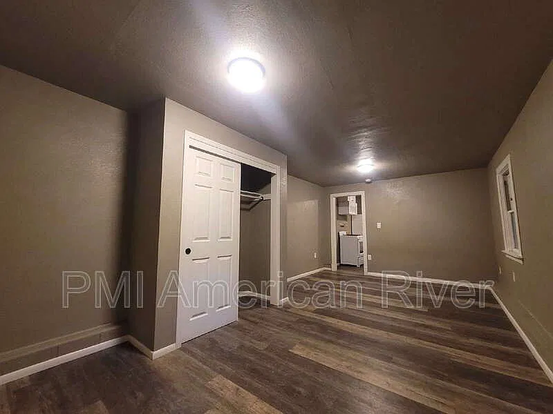 1 bed, 1.0 bath, 550 sqft, $1,295 — Photo 4
