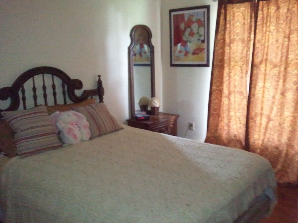 bedroom 12x12