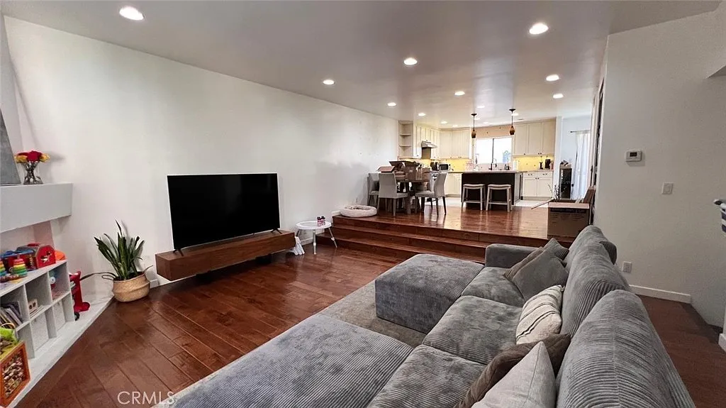 3 bed, 1631 sqft, $4,750 — Photo 4