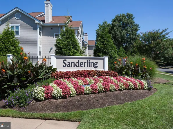 14321 Climbing Rose Way APT 302, Centreville, VA 20121