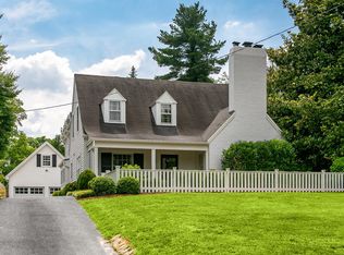 606 Upland Rd, Louisville, KY 40206