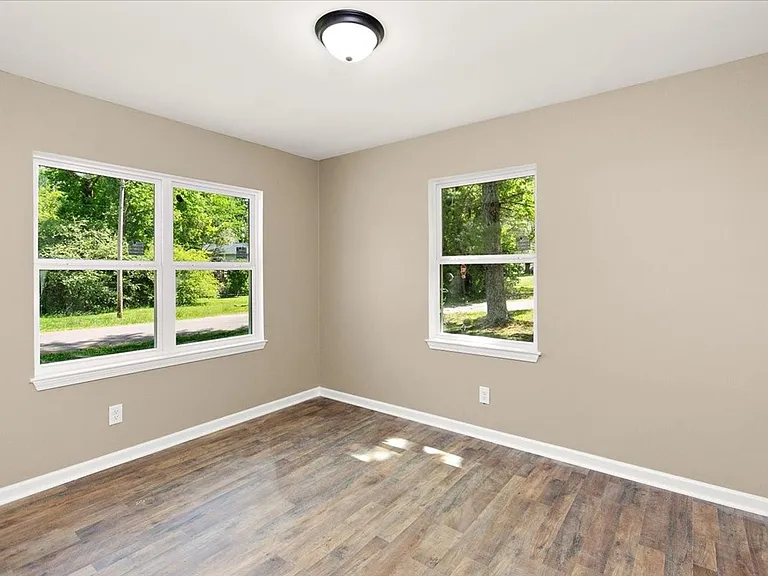 309 Rickenbacker Dr — Photo 11