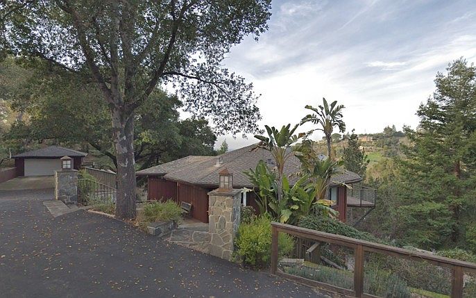 1st image of 120 Wooded View Dr