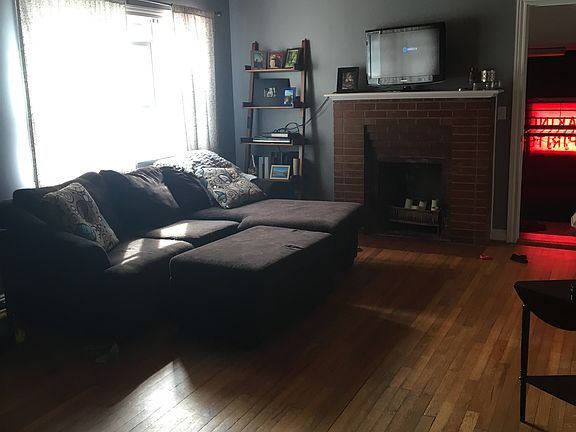 5th image of 316 Thompson Ave