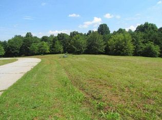 422 Tallwood Dr, Campobello, SC 29322