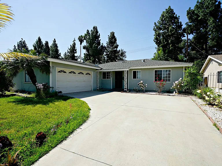 15936 Three Palms St — Photo 9