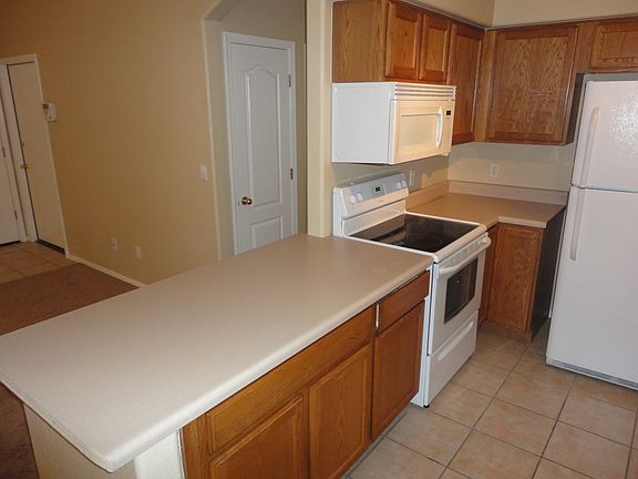 4th image of 2324 W Silverbell Tree Dr
