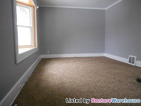 5th image of 322 Winona St W