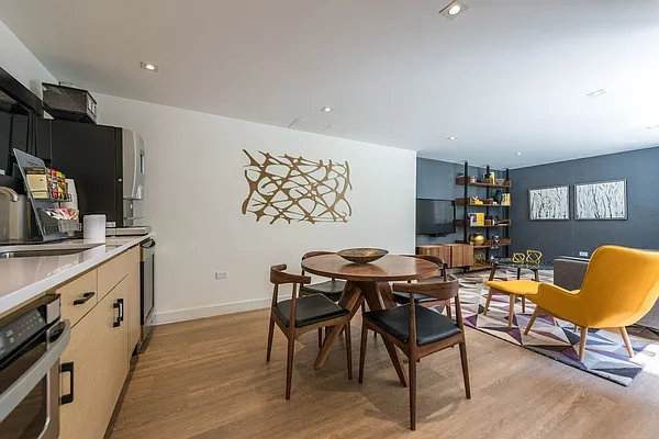 Rented by Mirador Real Estate | media 45