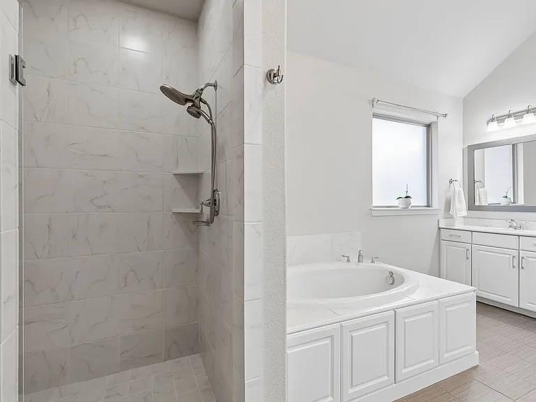 7909 Bonham Cv — Photo 19