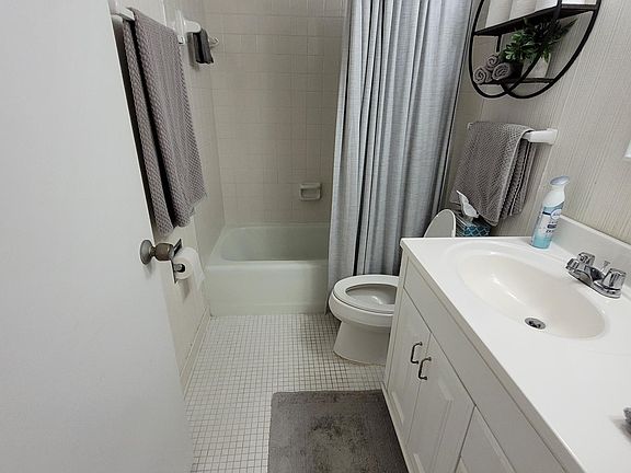 4th image of 1441 N Atlantic Ave APT 116
