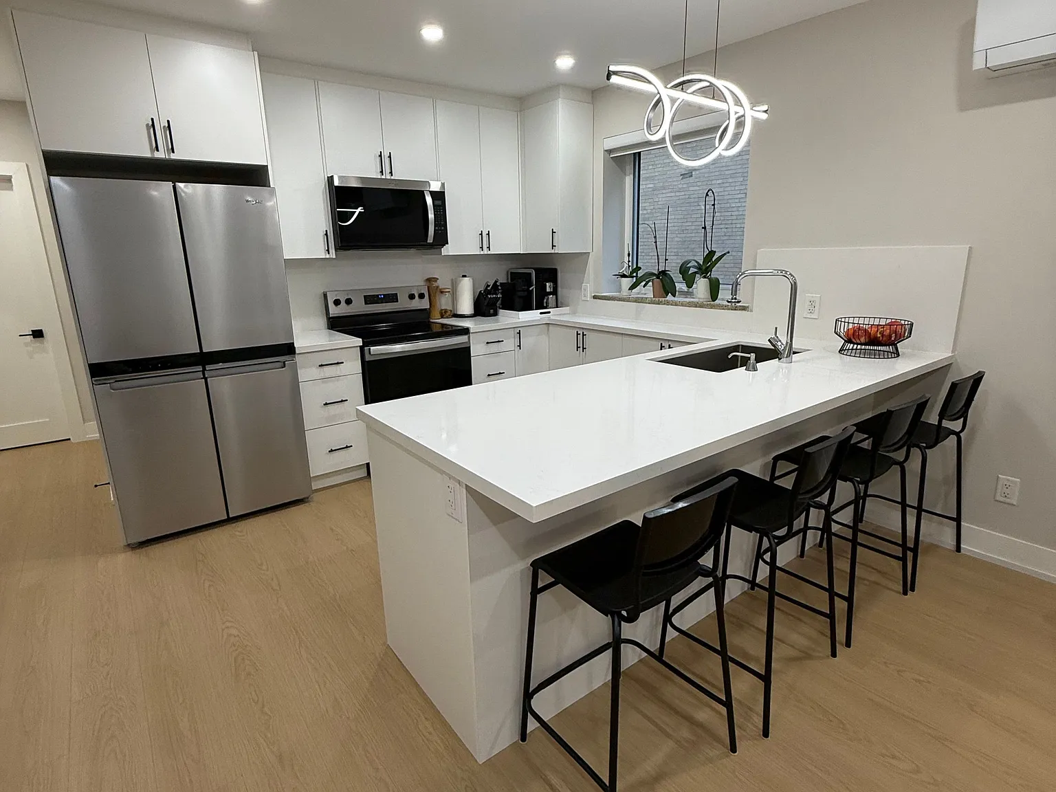 2 bed, $2,700 — Photo 1