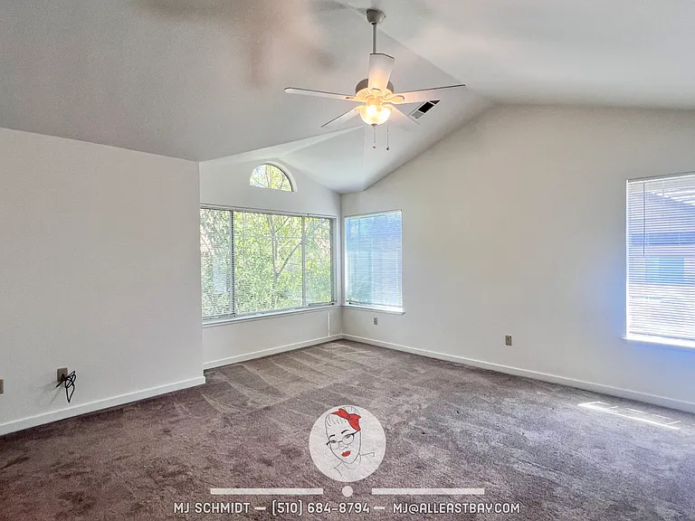 303 Sutton Cir — Photo 22