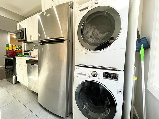 Rented by Bruma Realty LLC | media 4