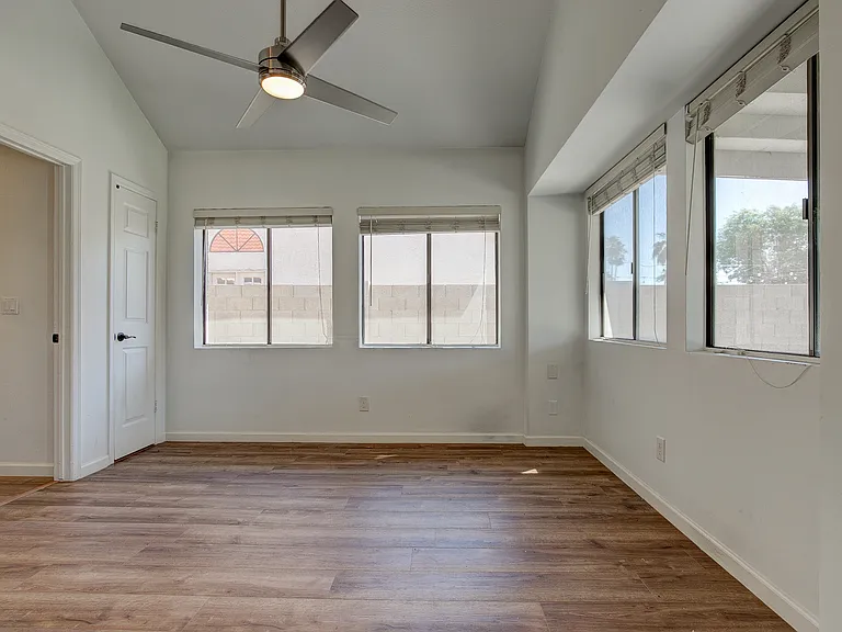 1945 E Velvet Dr — Photo 23
