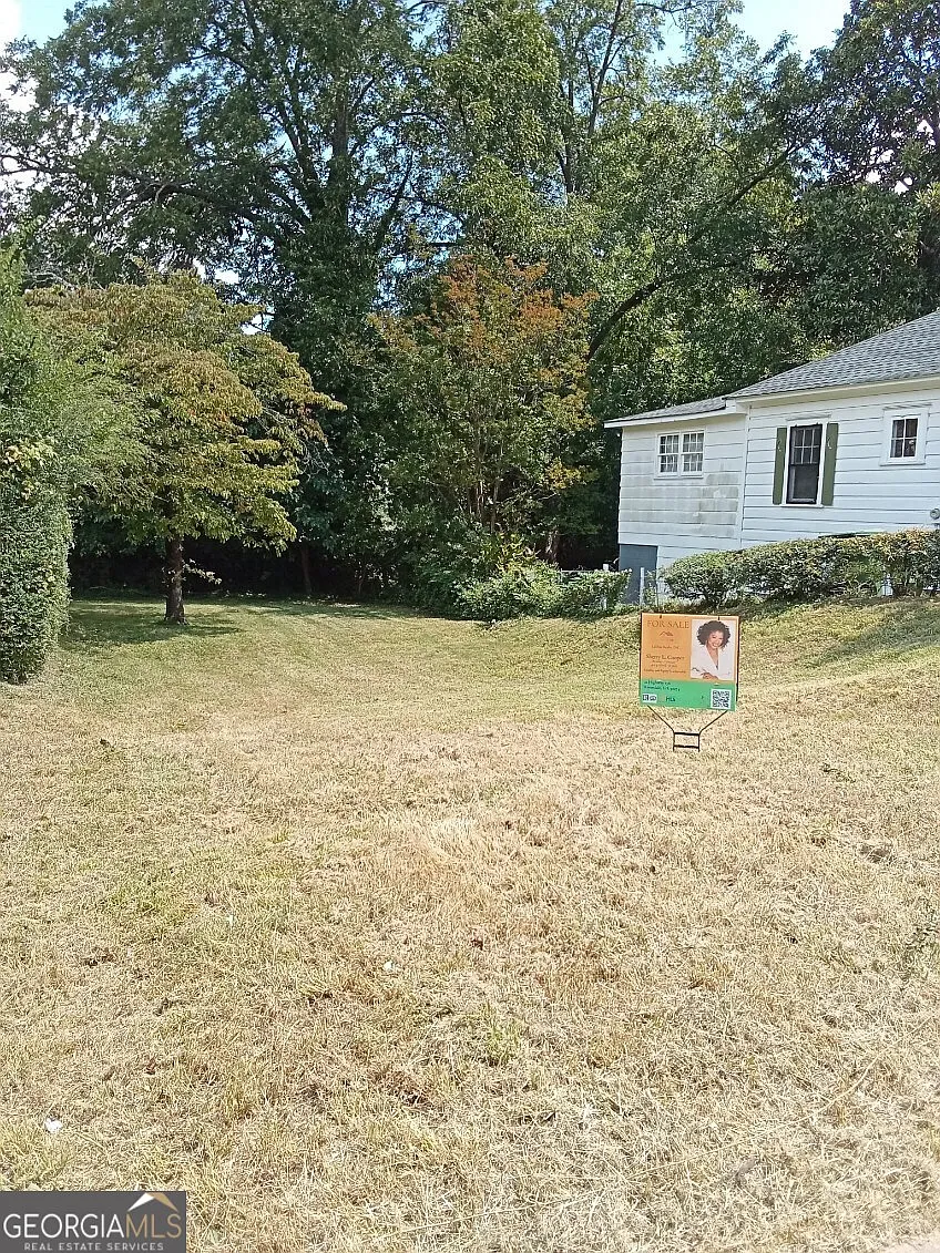 942 Dewey St SW photo 1