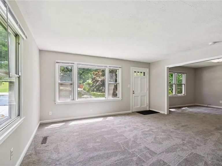 1682 Bridgeport Dr — Photo 7