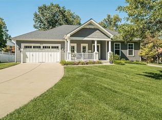 855 Lockett Rd, Saint Louis, MO 63122