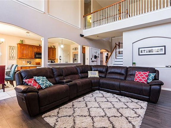 3rd image of 3317 Landhope Cir