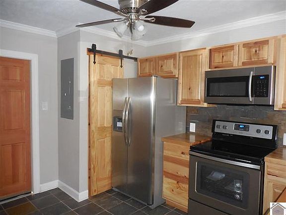 5th image of 317 N 5th St APT 2