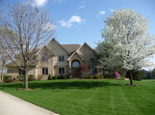 40W779 Willowbrook Ct, St Charles, IL