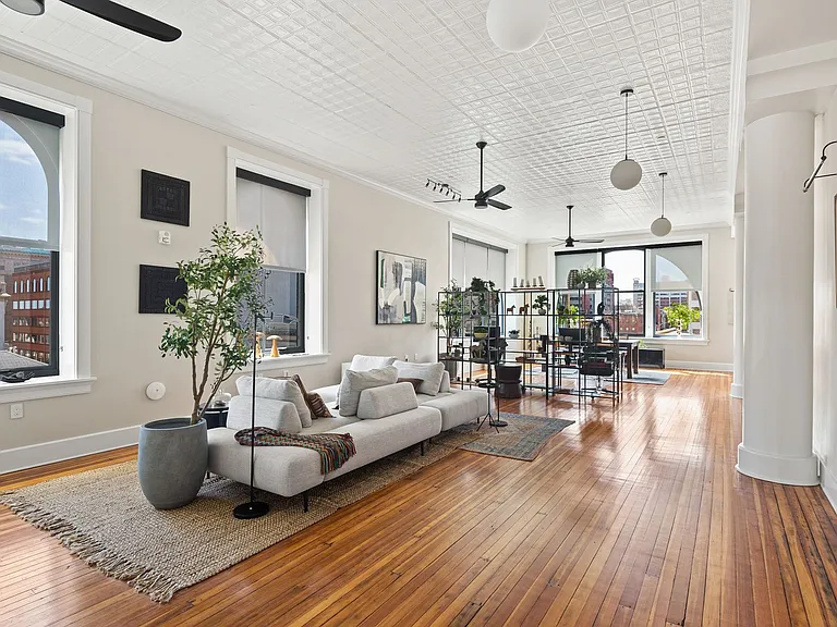 303 N Howard St — Photo 13