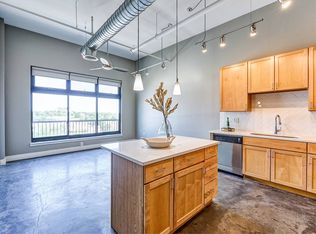 Zona Rosa, Kansas City, MO 64153