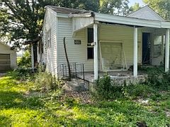3rd image of 1009 Ernest St