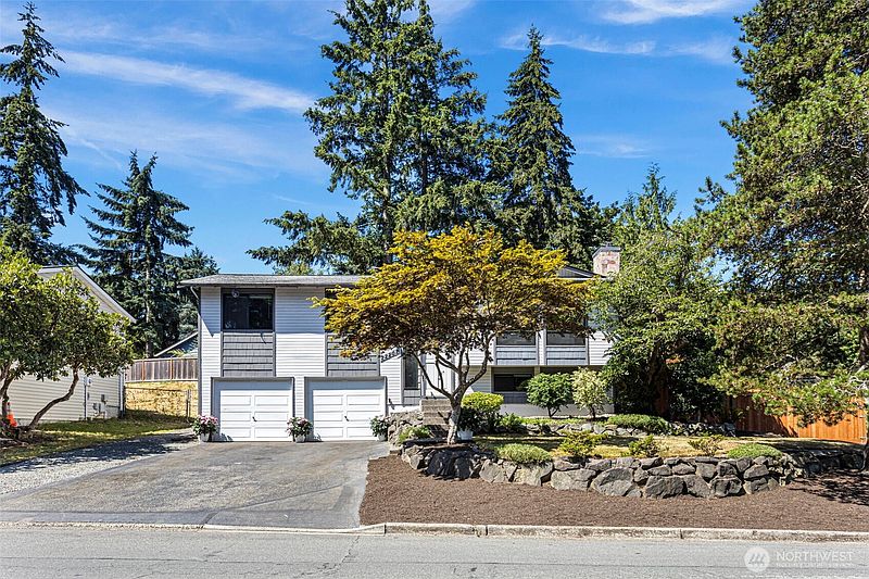 2nd image of 22202 Meridian Avenue S