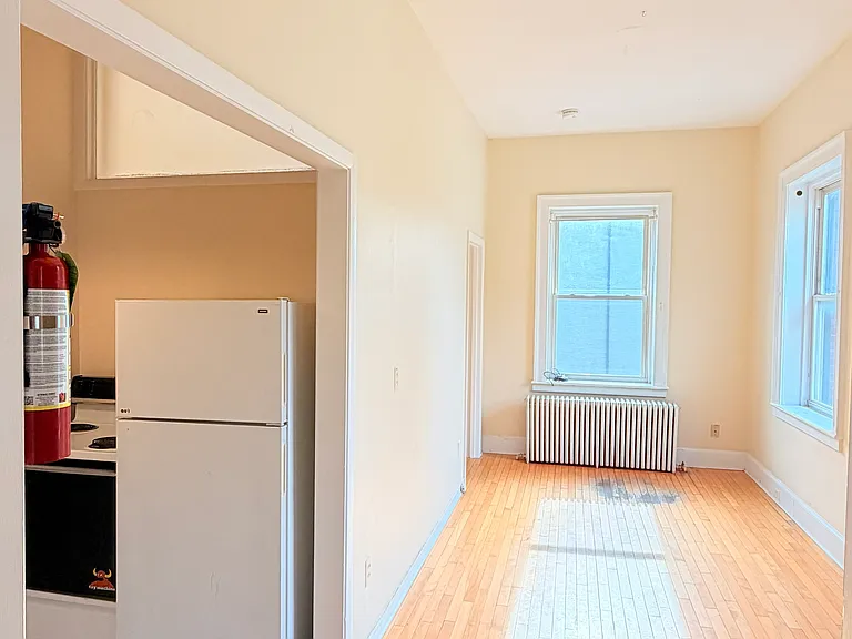 111 College St #4C — Photo 8