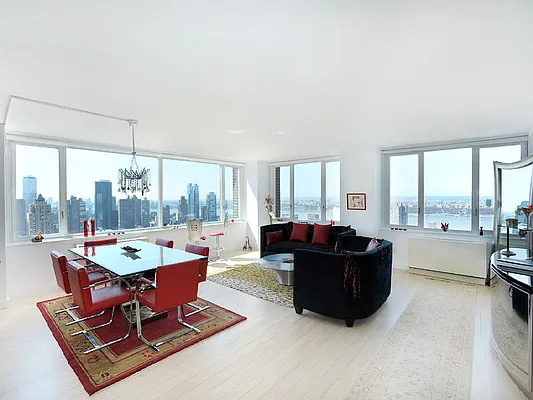 Sold by Sotheby's International Realty | media 13