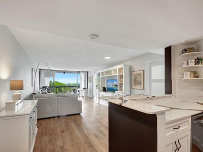 2425 Presidential Way #606, West Palm Beach, FL, 33401