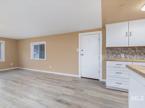 5th image of 790 N Riviera Dr Trlr 23
