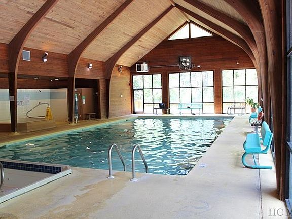 5th image of 26 Rock Creek Ct