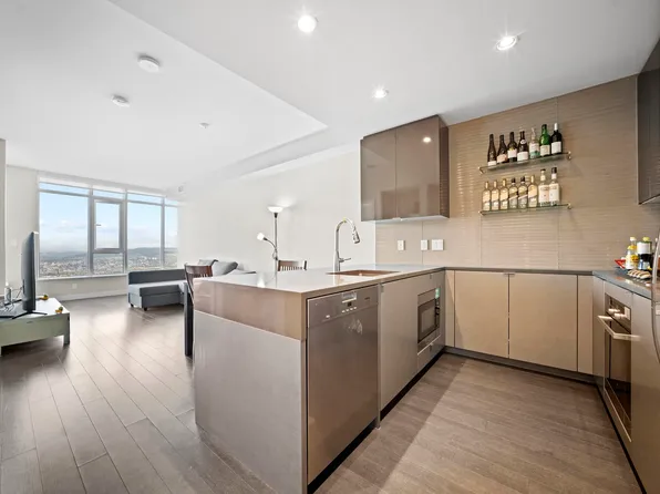 4508 Hazel St #3808, Burnaby, BC V5H 0E4