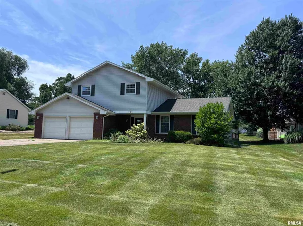 524 Meadow Dr, Macomb, IL 61455