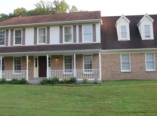 5331 Windsor Hills Dr, Fairfax, VA 22032