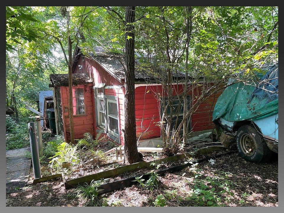 2nd image of 1626 E Road Five St