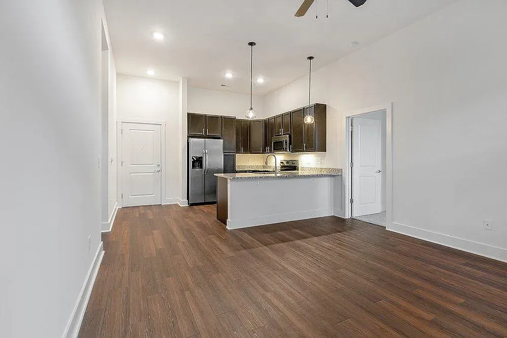 The Luxe at Indian Lake Village — Photo 4