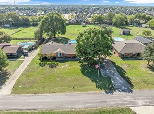 900 Twin Oaks Dr, Wylie, TX 75098