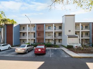 4 Escondido Cir Unit 27, Altamonte Springs, FL 32701