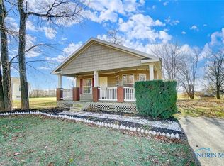 943 Sand Ridge Rd, Bowling Green, OH 43402