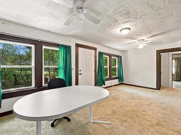 4th image of 380 Poplar St