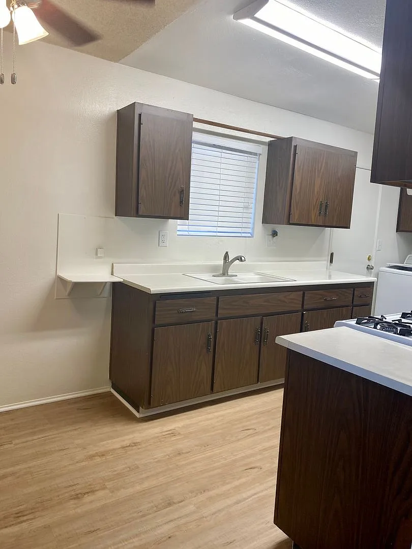 2 Bedroom 1 Bathroom Duplex Newly Remodeled In 55+ Community — Photo 4