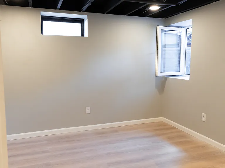 144 Texas Ave — Photo 32