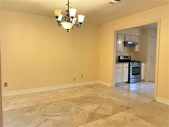5th image of 3123 Village Woods Dr